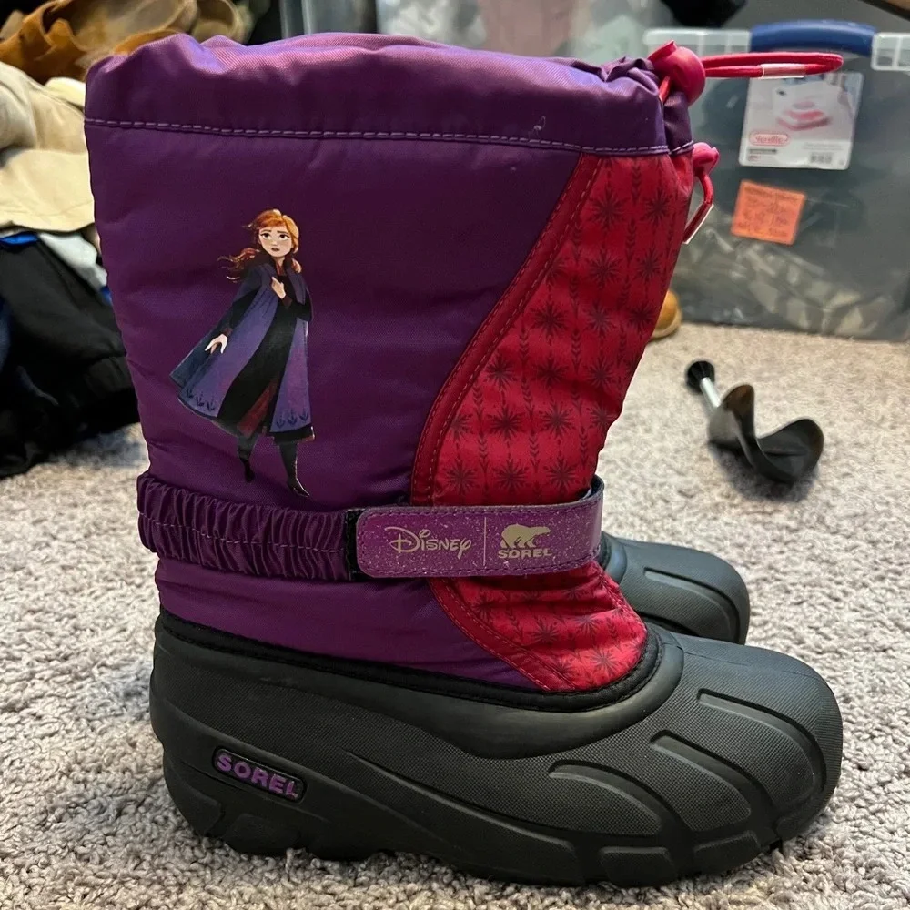 Sorel x Disney Frozen youth snow boots size 6